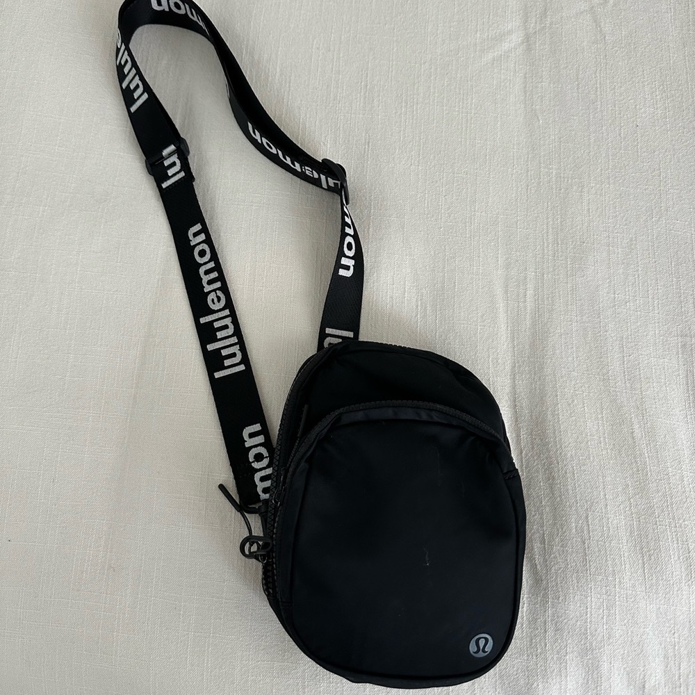Lululemon Belt bag with FRONT pouch!